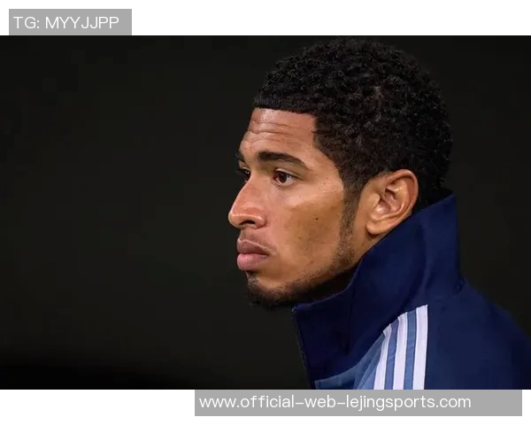 贝林厄姆：新一代足球天才如何重塑中场游戏的未来